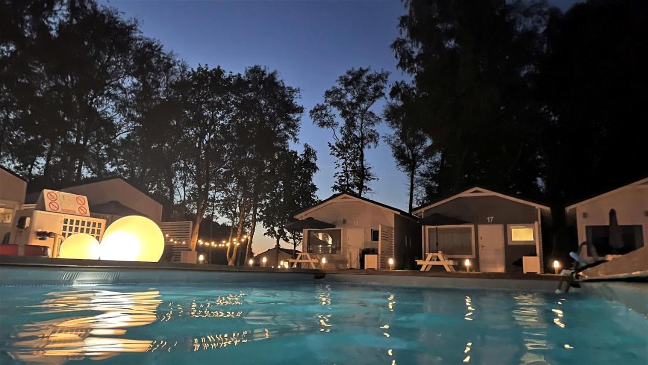 Lumi Resort Domki Letniskowe Z Podgrzewanym Basenem Rewal Exteriér fotografie