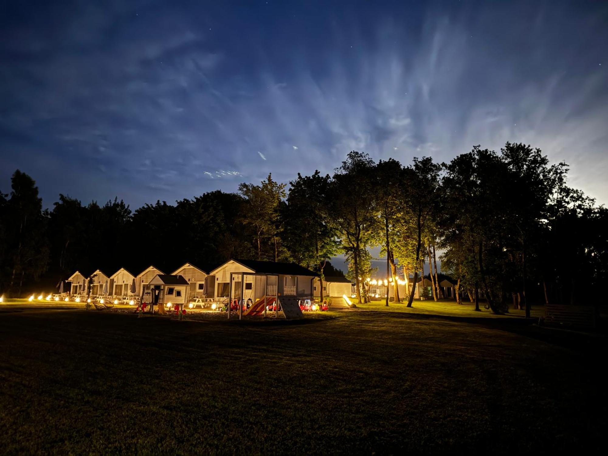 Lumi Resort Domki Letniskowe Z Podgrzewanym Basenem Rewal Exteriér fotografie